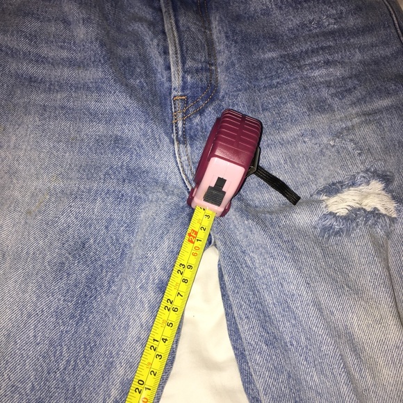 Destroyed vintage Levi’s - Picture 8 of 11